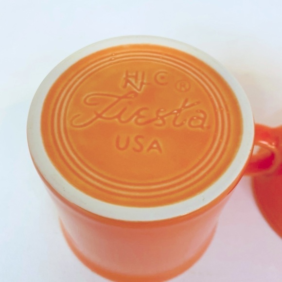 Set of 2 Homer Laughlin Fiesta Tangerine Orange Mugs 12oz - Picture 7 of 9